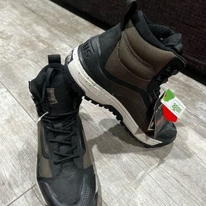 Vans MTE all weather boots mens size 9